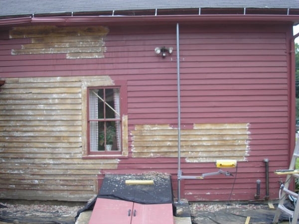 Paint removal for wood siding